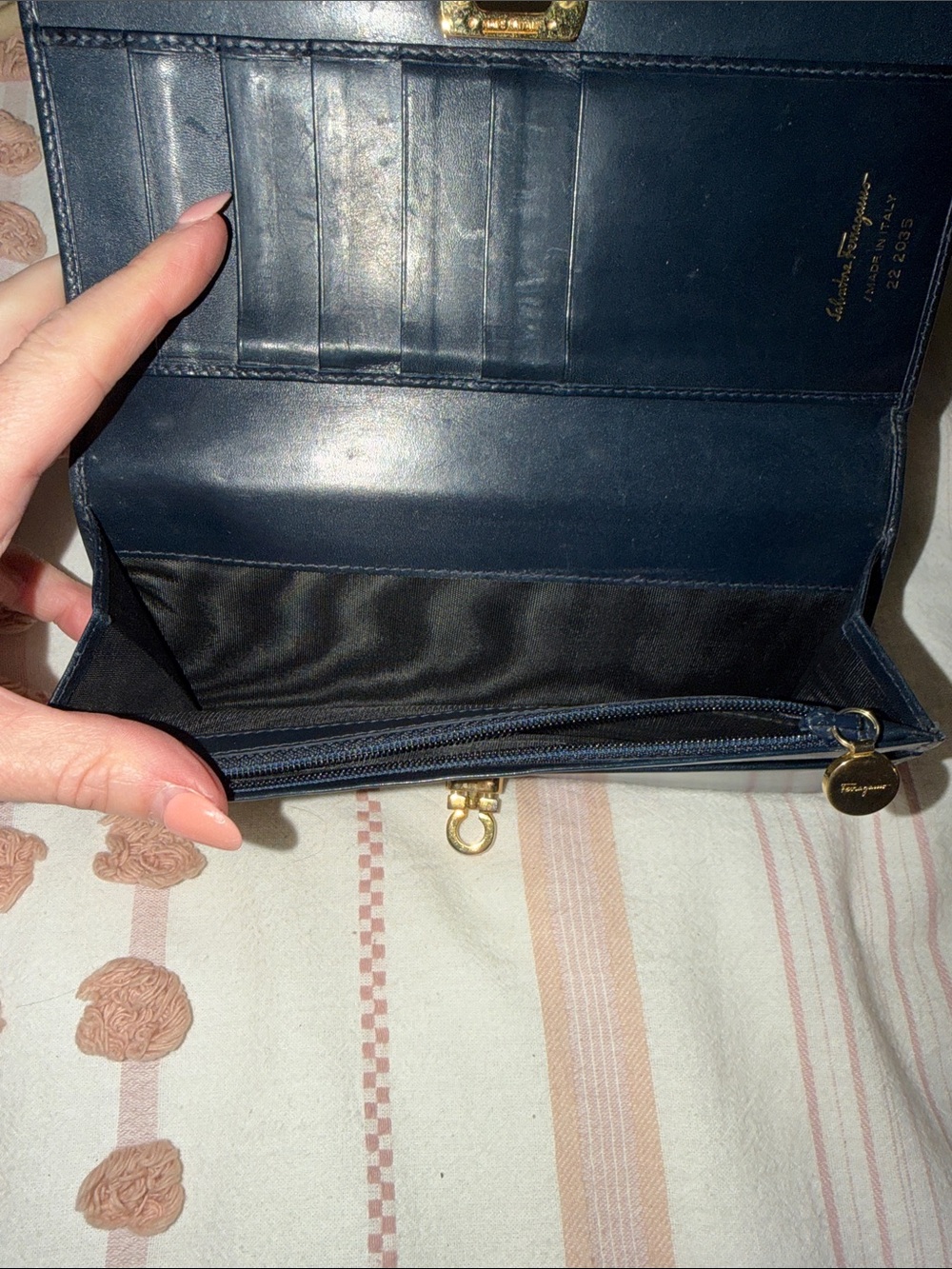 Salvatore Ferragamo Classic Black Leather Clutch Wallet with Gold Lock - Picture 3 of 6